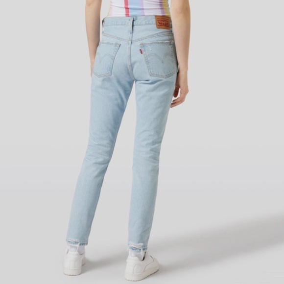 NWT Levi’s 501 High Rise Distressed Skinny Jeans in Ojai Snow - Picture 3 of 10